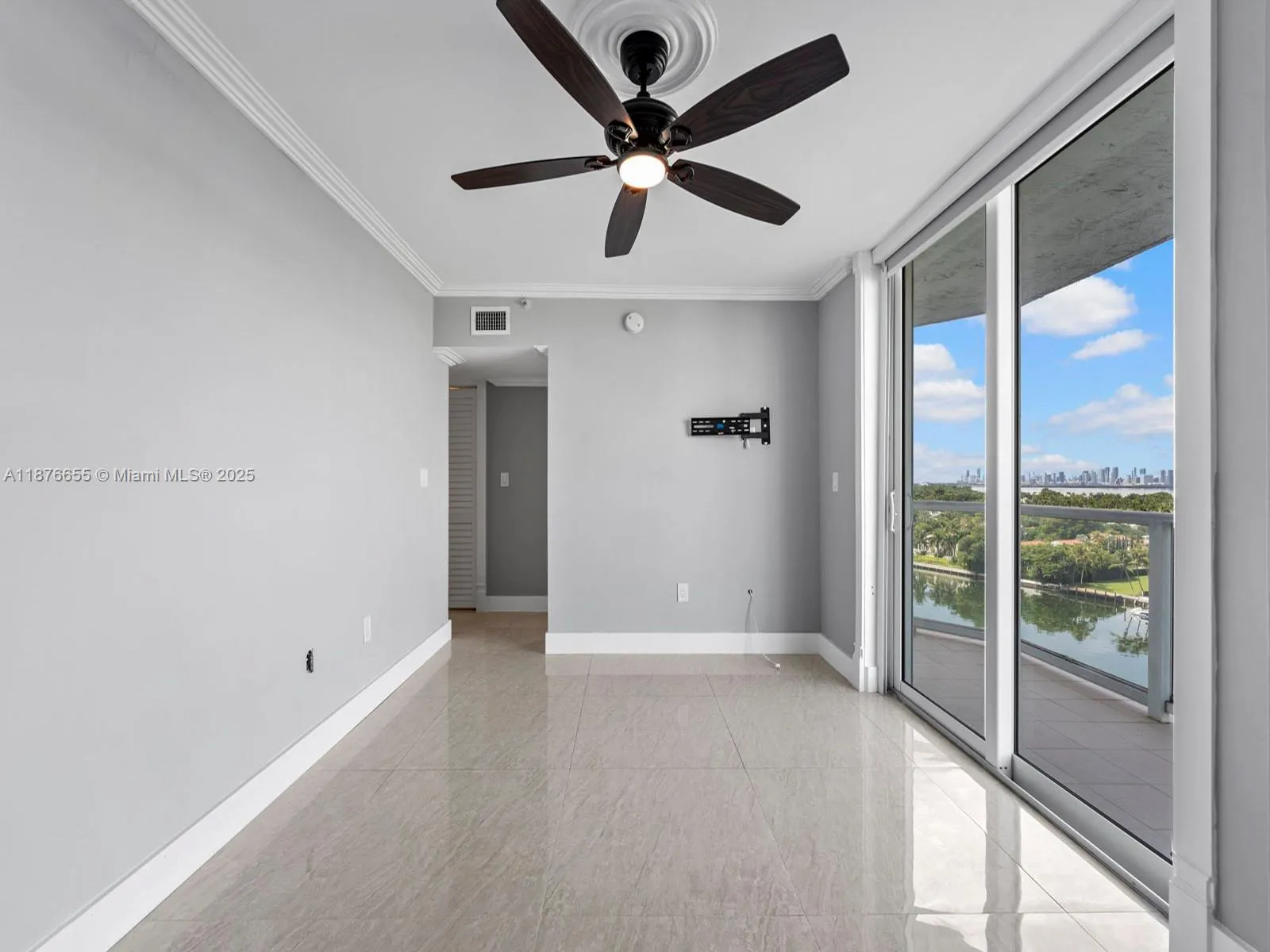5900 Collins Ave, #1201