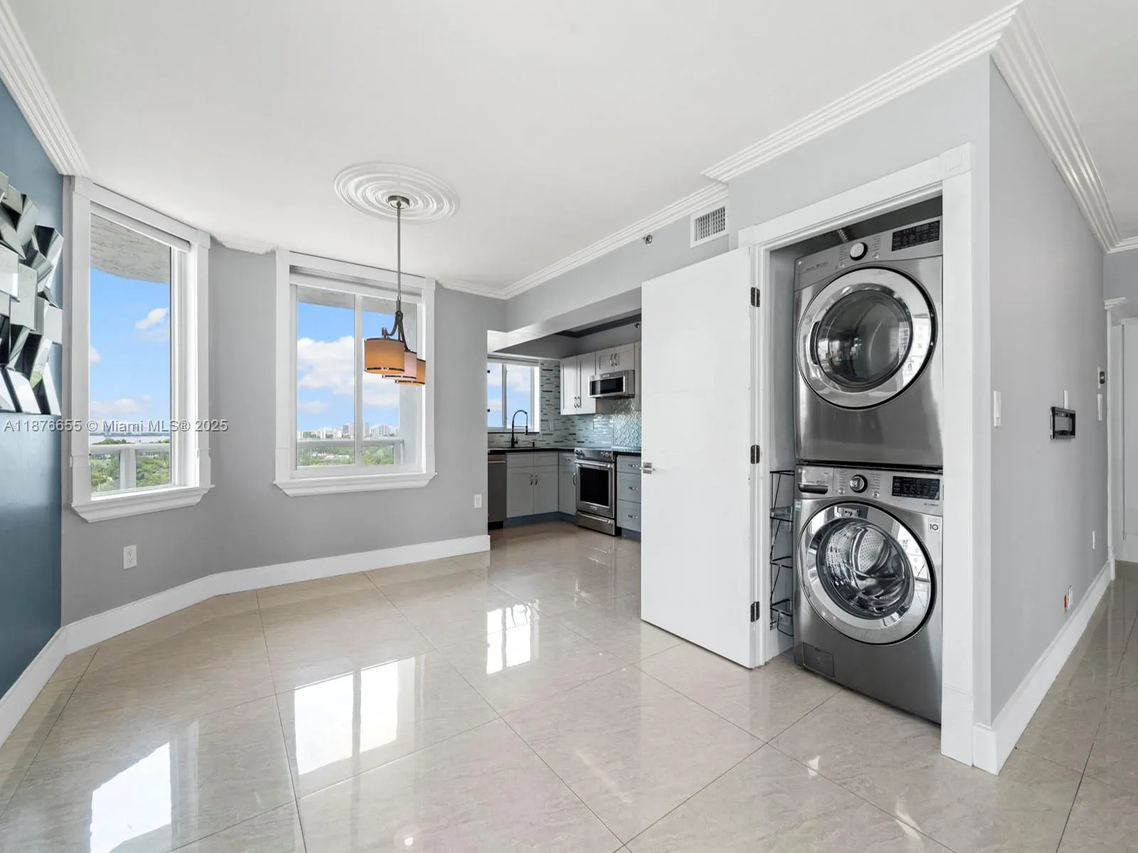 5900 Collins Ave, #1201