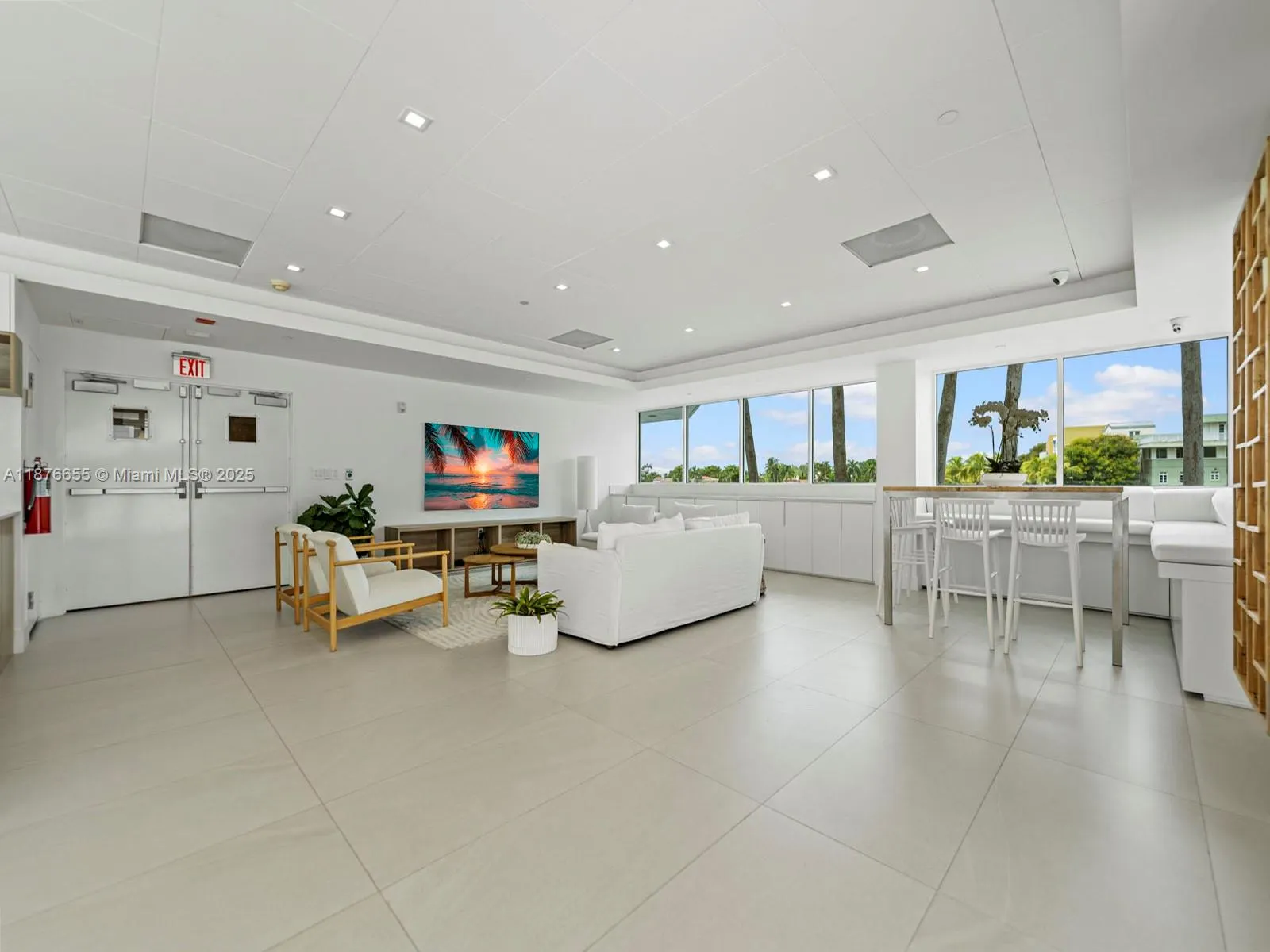 5900 Collins Ave, #1201