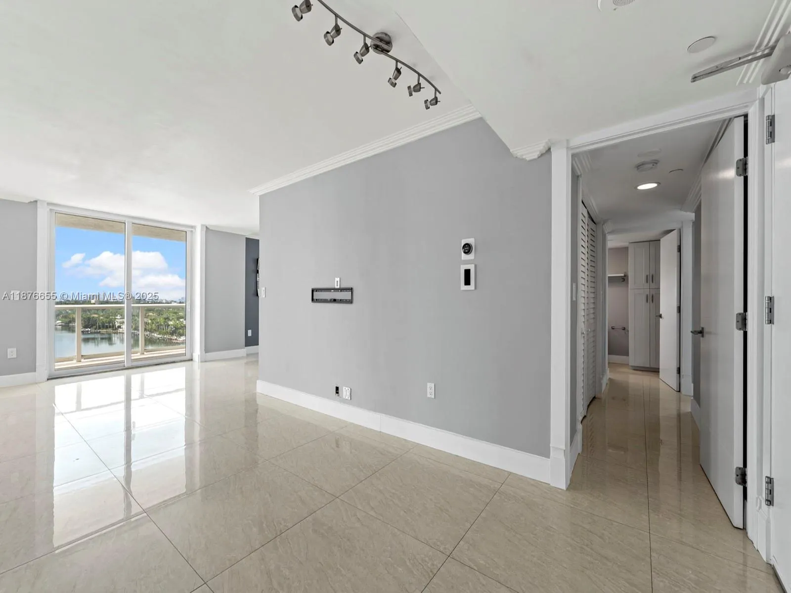 5900 Collins Ave, #1201