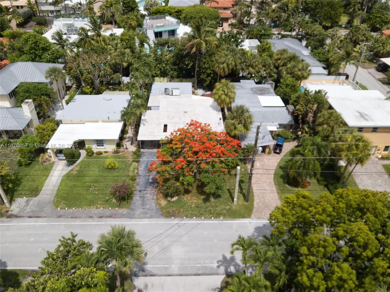 3008 Center Ave
