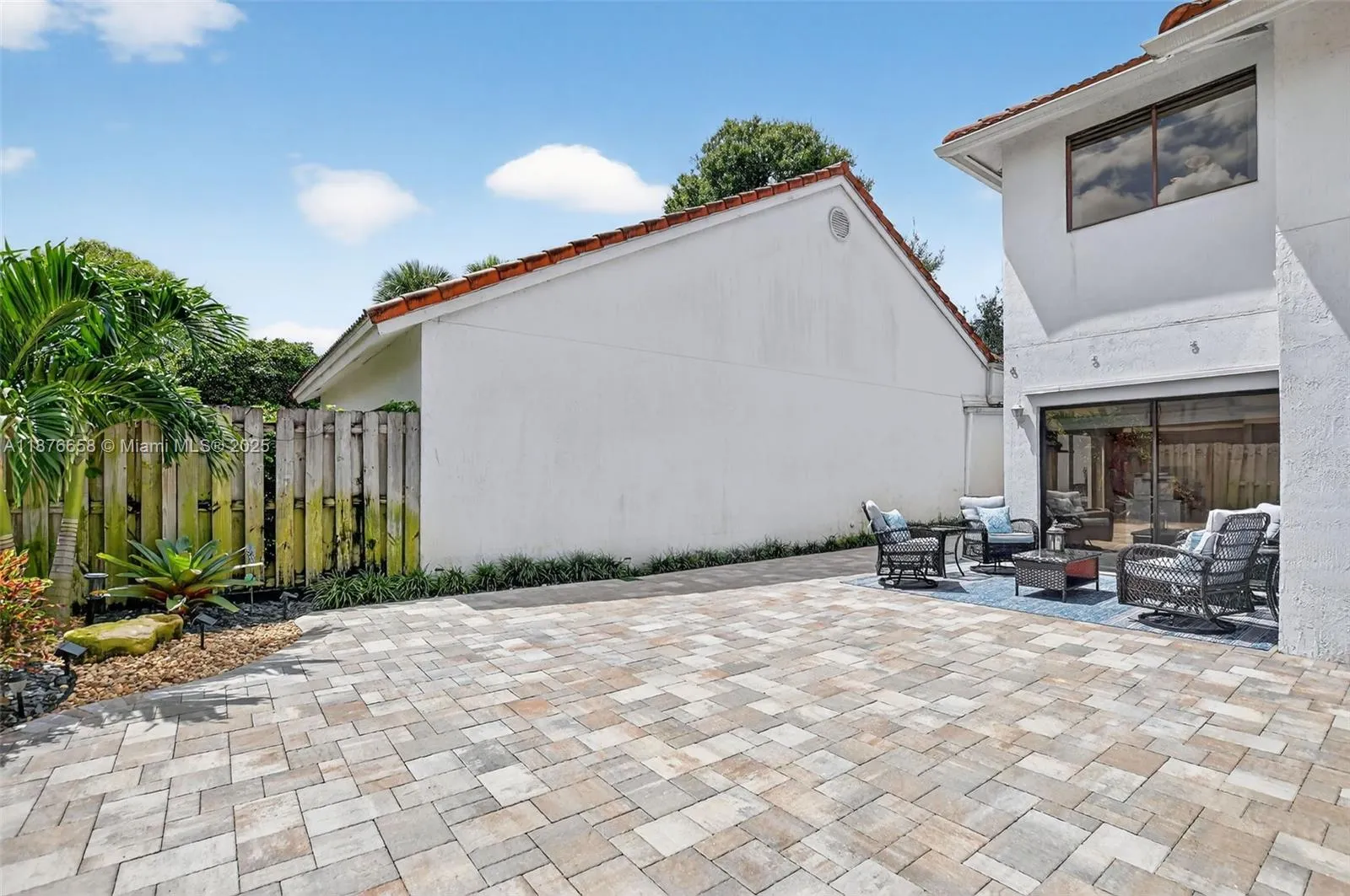 21707 Cromwell Cir