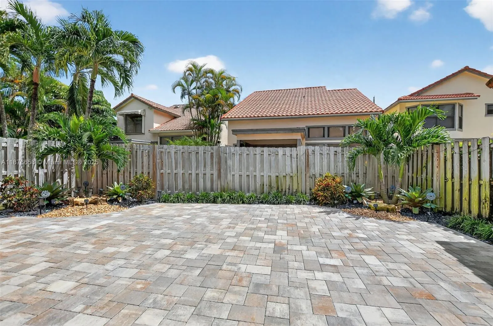 21707 Cromwell Cir