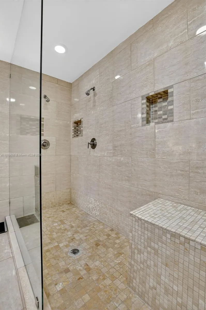 21707 Cromwell Cir