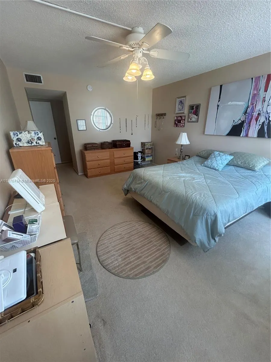 18081 Biscayne Blvd, #1502-4