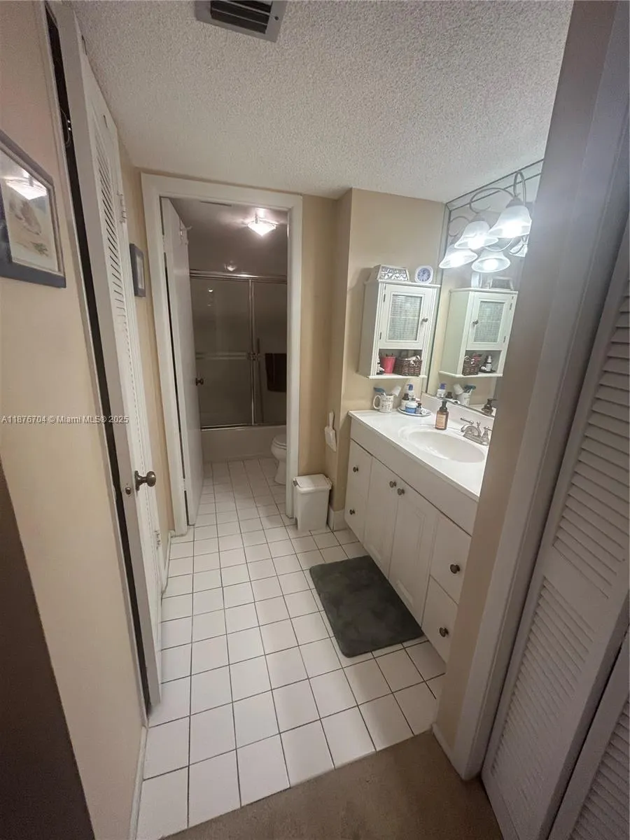 18081 Biscayne Blvd, #1502-4