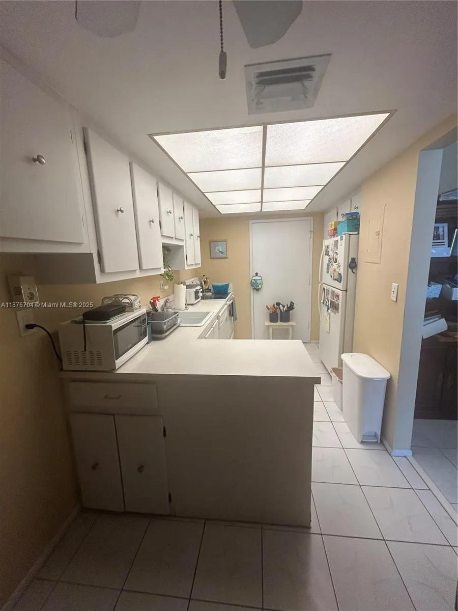 18081 Biscayne Blvd, #1502-4