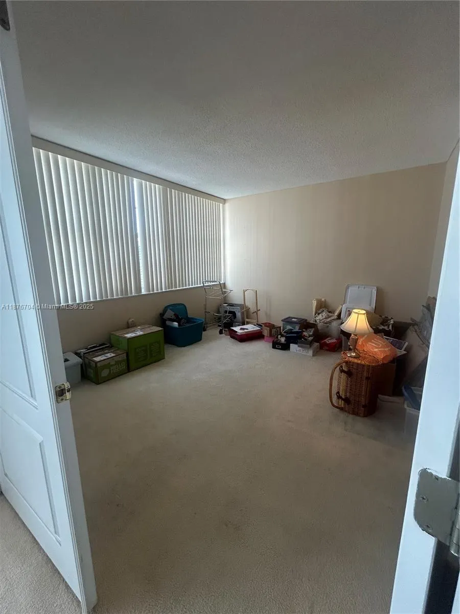 18081 Biscayne Blvd, #1502-4