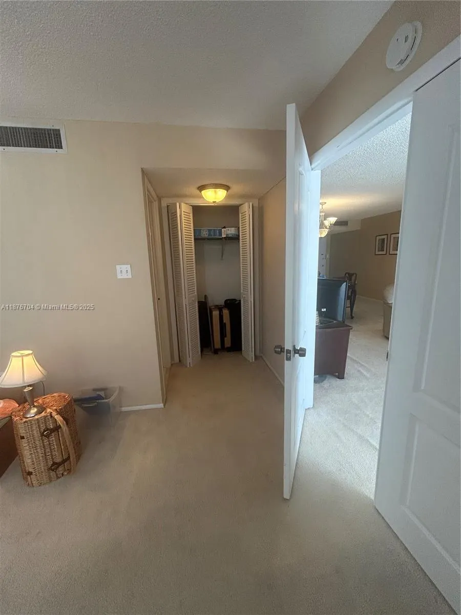 18081 Biscayne Blvd, #1502-4
