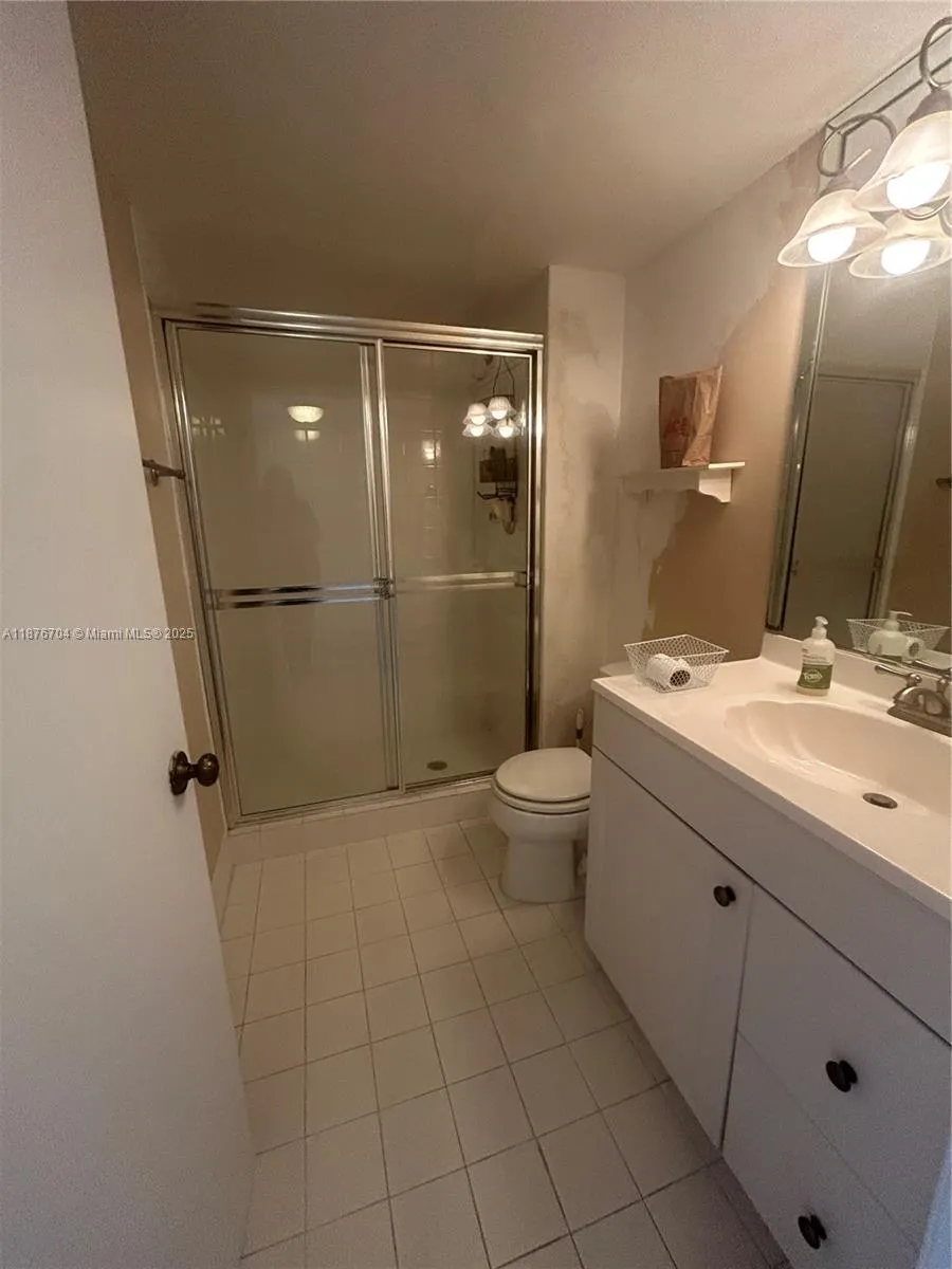 18081 Biscayne Blvd, #1502-4