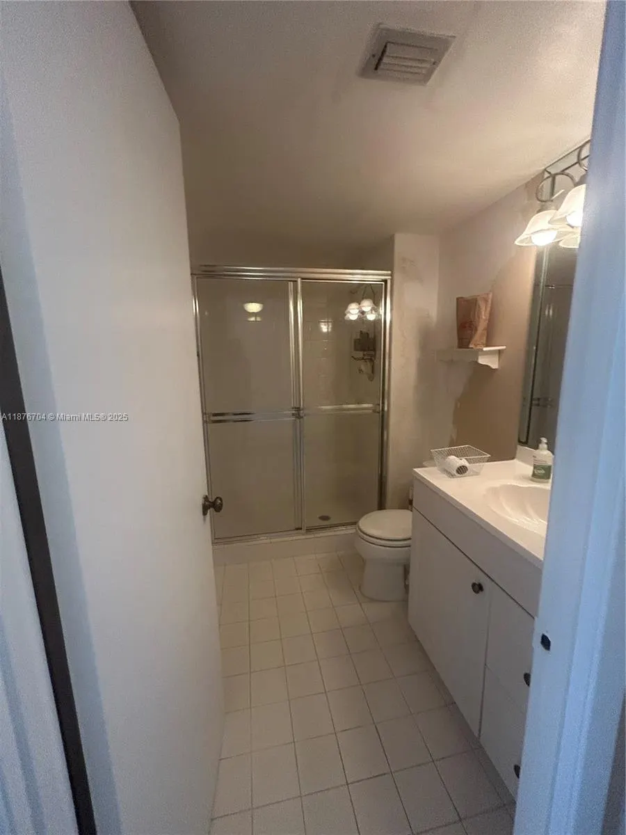 18081 Biscayne Blvd, #1502-4