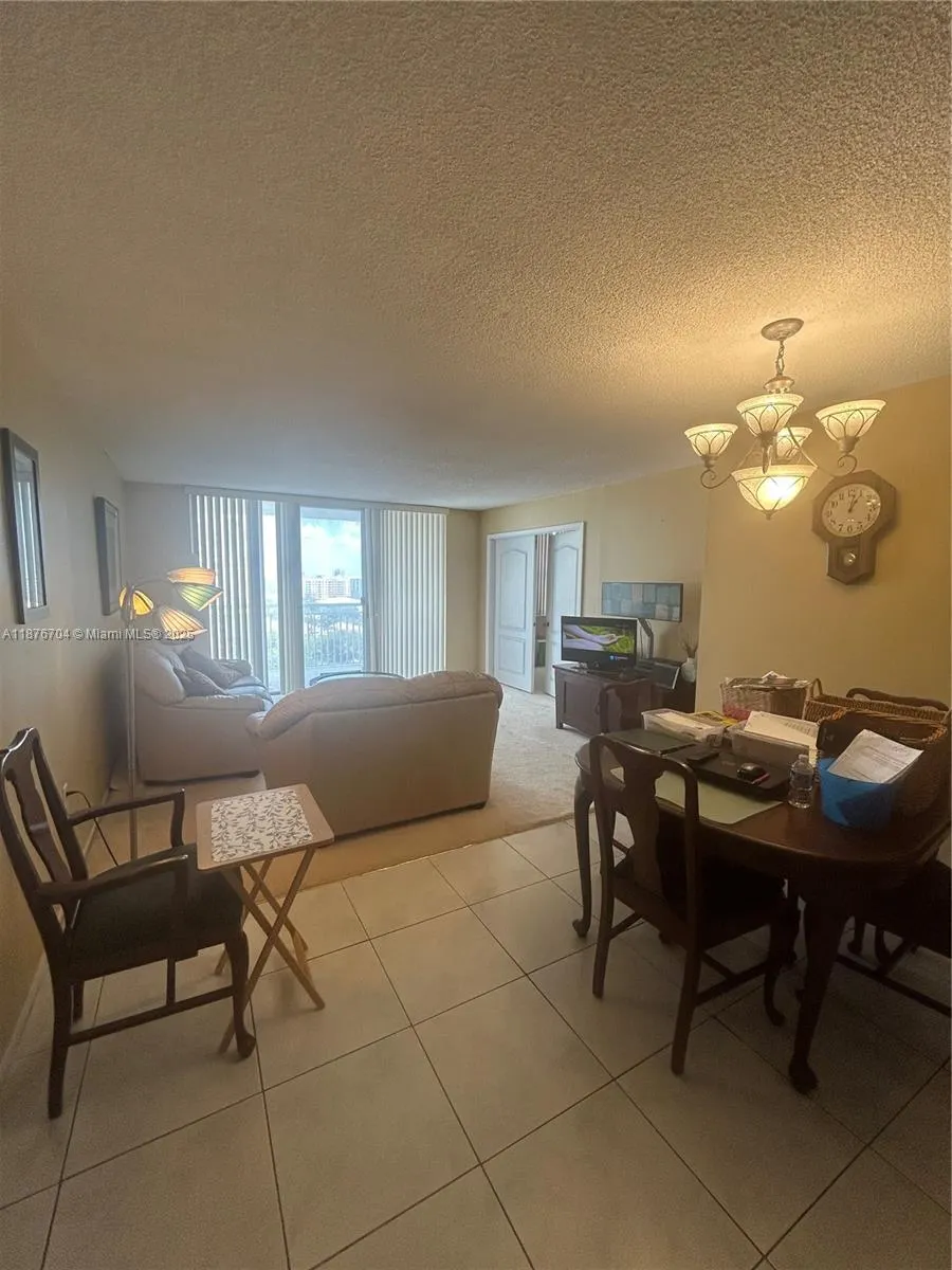 18081 Biscayne Blvd, #1502-4