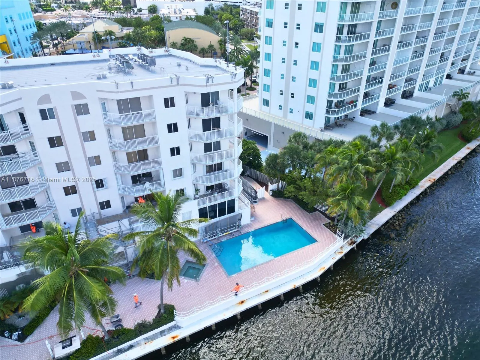 18260 N Bay Rd, #320