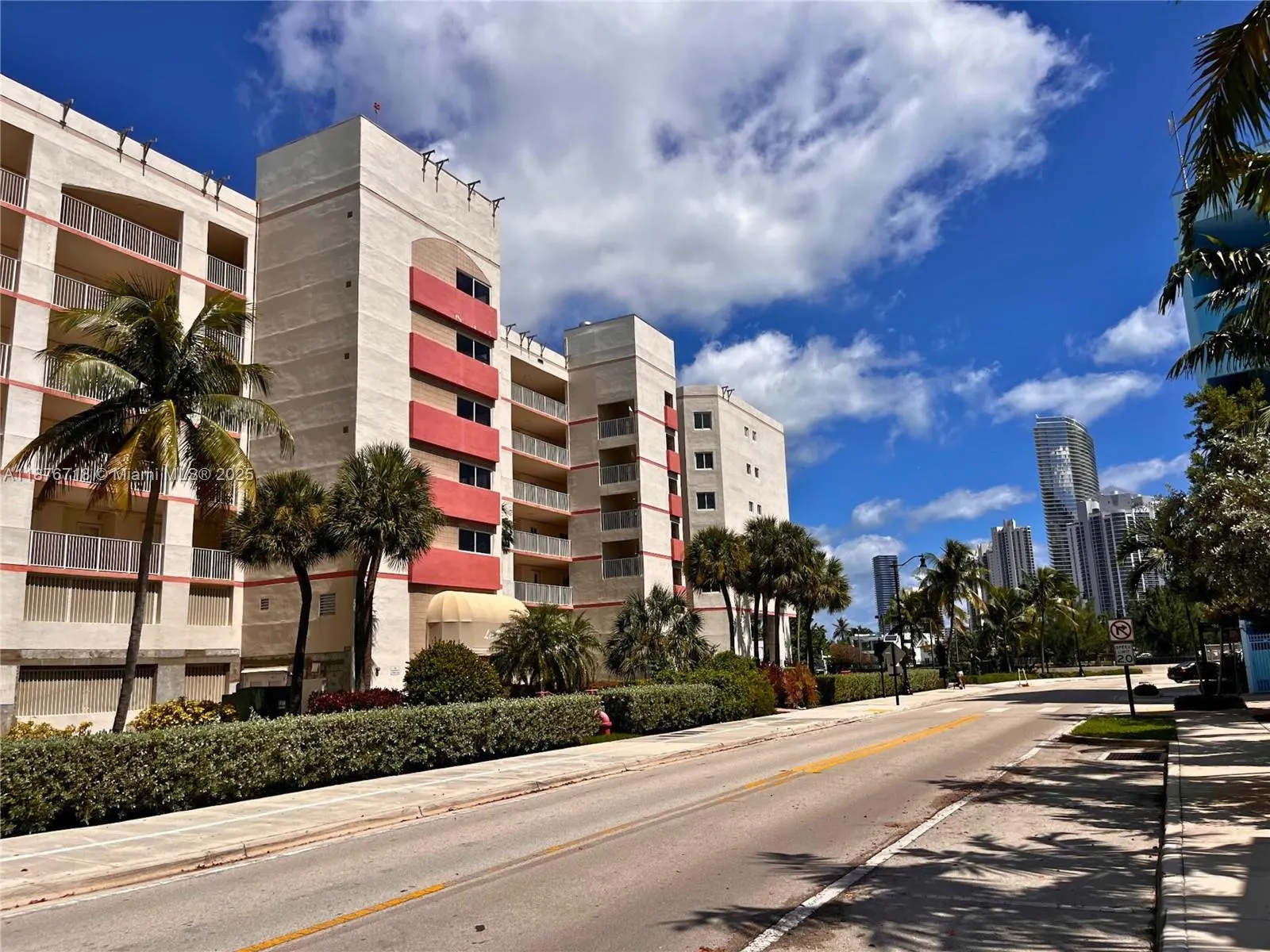18260 N Bay Rd, #320