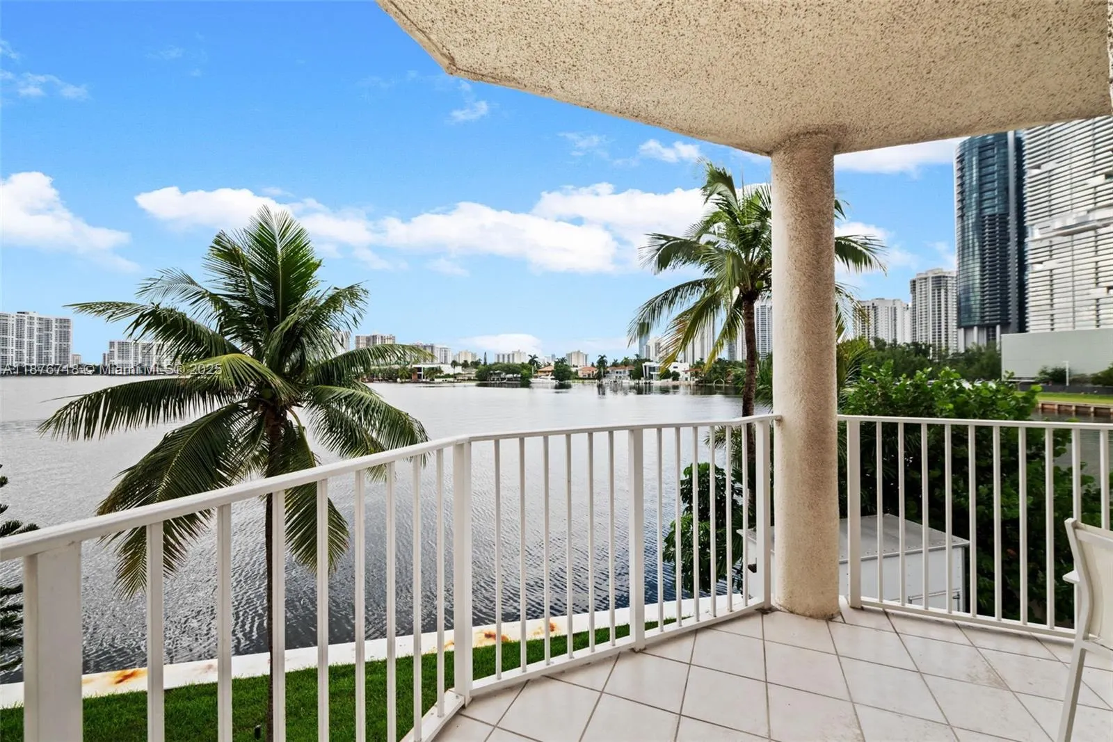 18260 N Bay Rd, #320