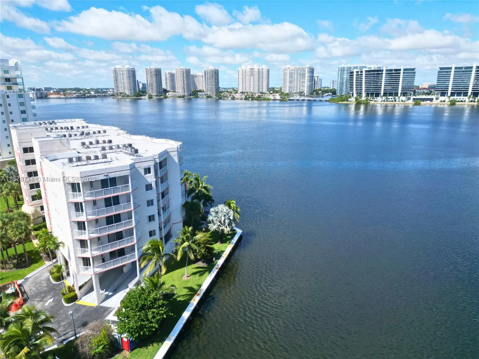 18260 N Bay Rd, #320