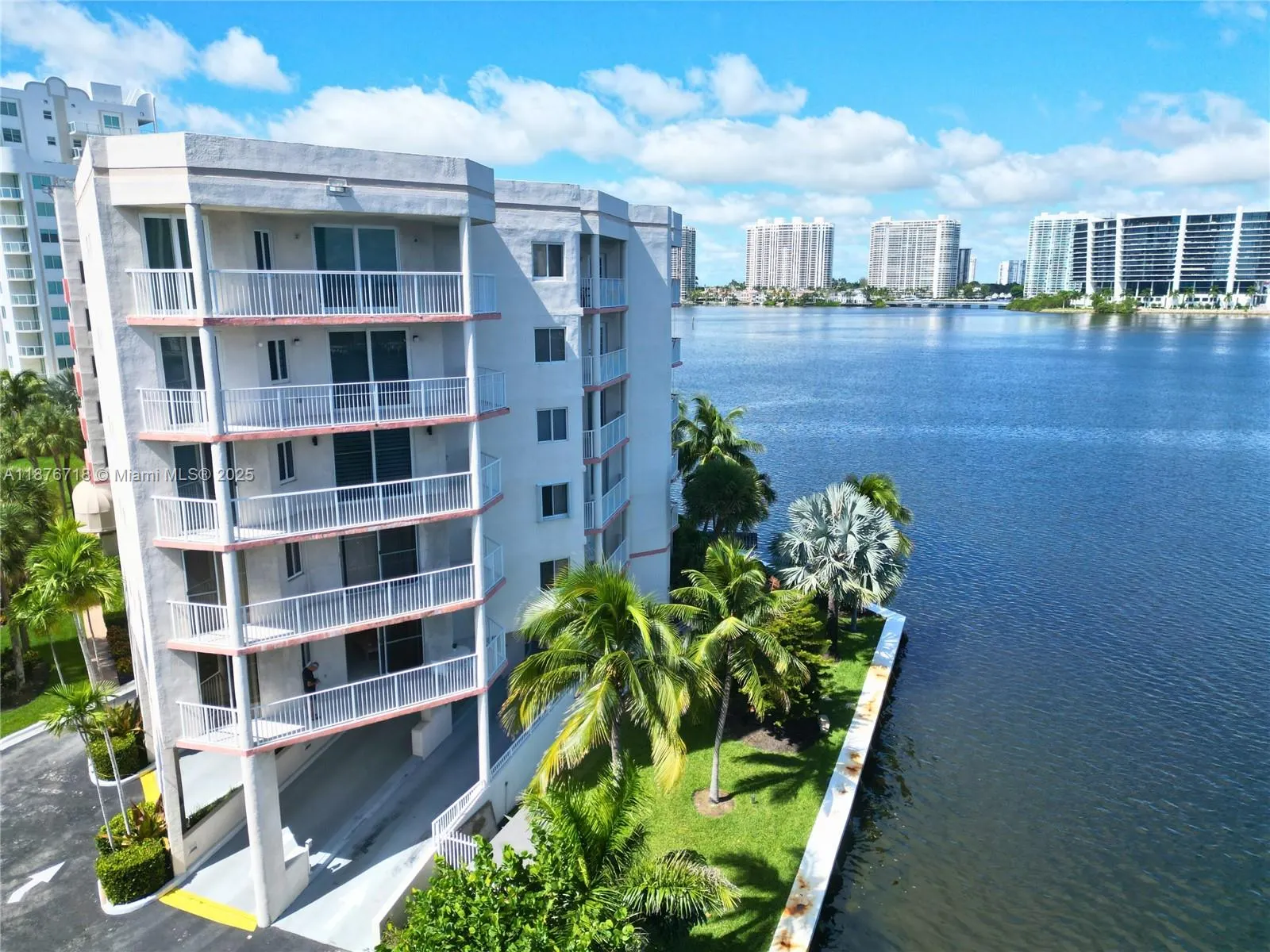 18260 N Bay Rd, #320
