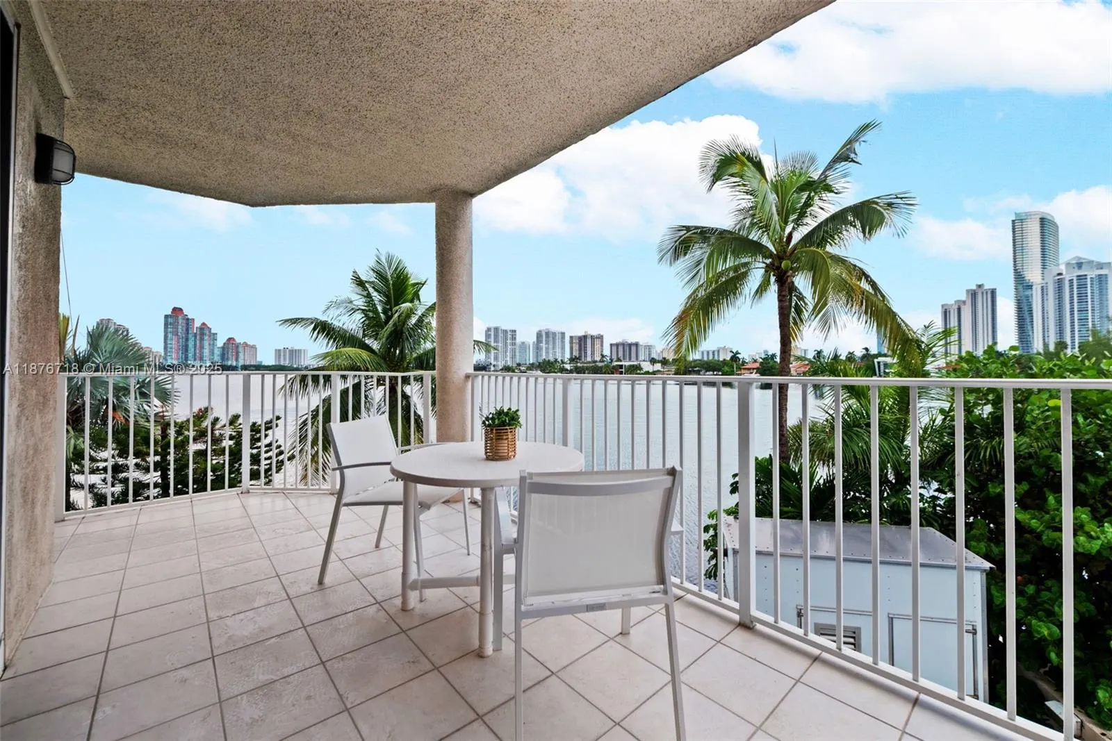 18260 N Bay Rd, #320
