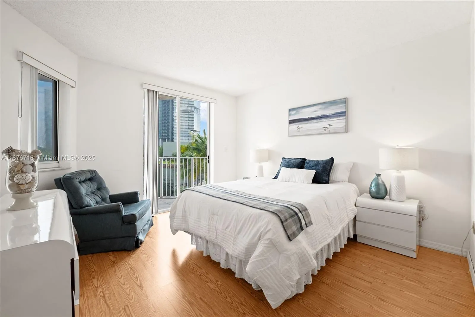18260 N Bay Rd, #320