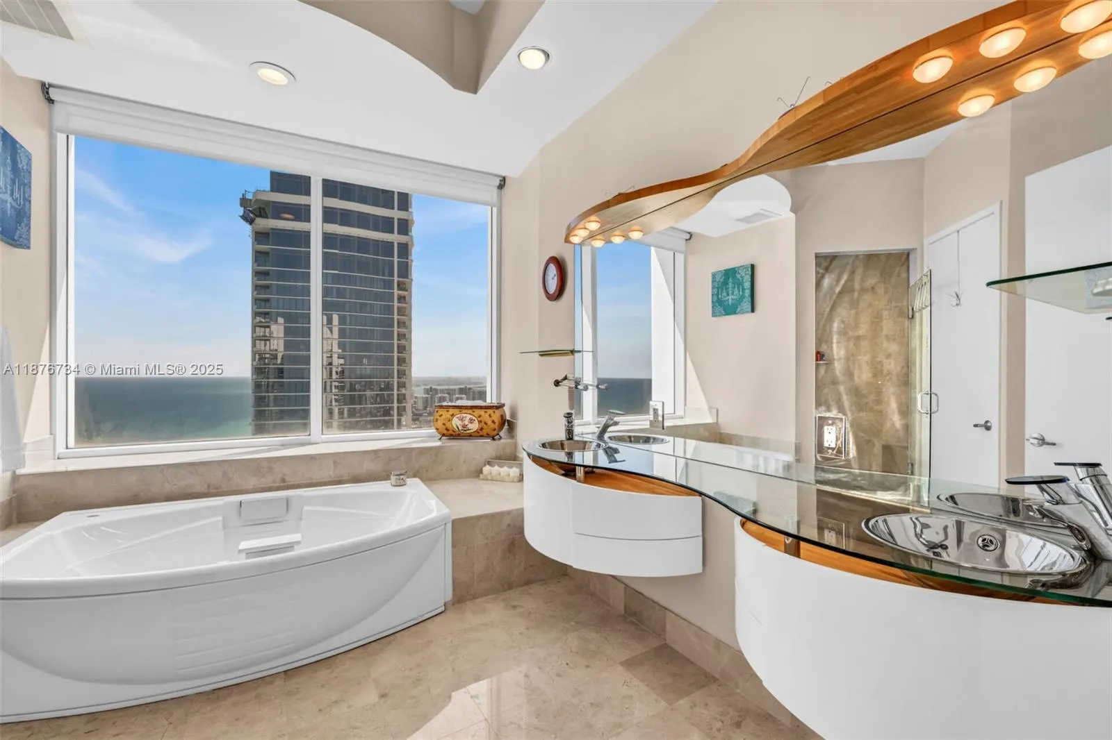 18101 Collins Ave, #5401