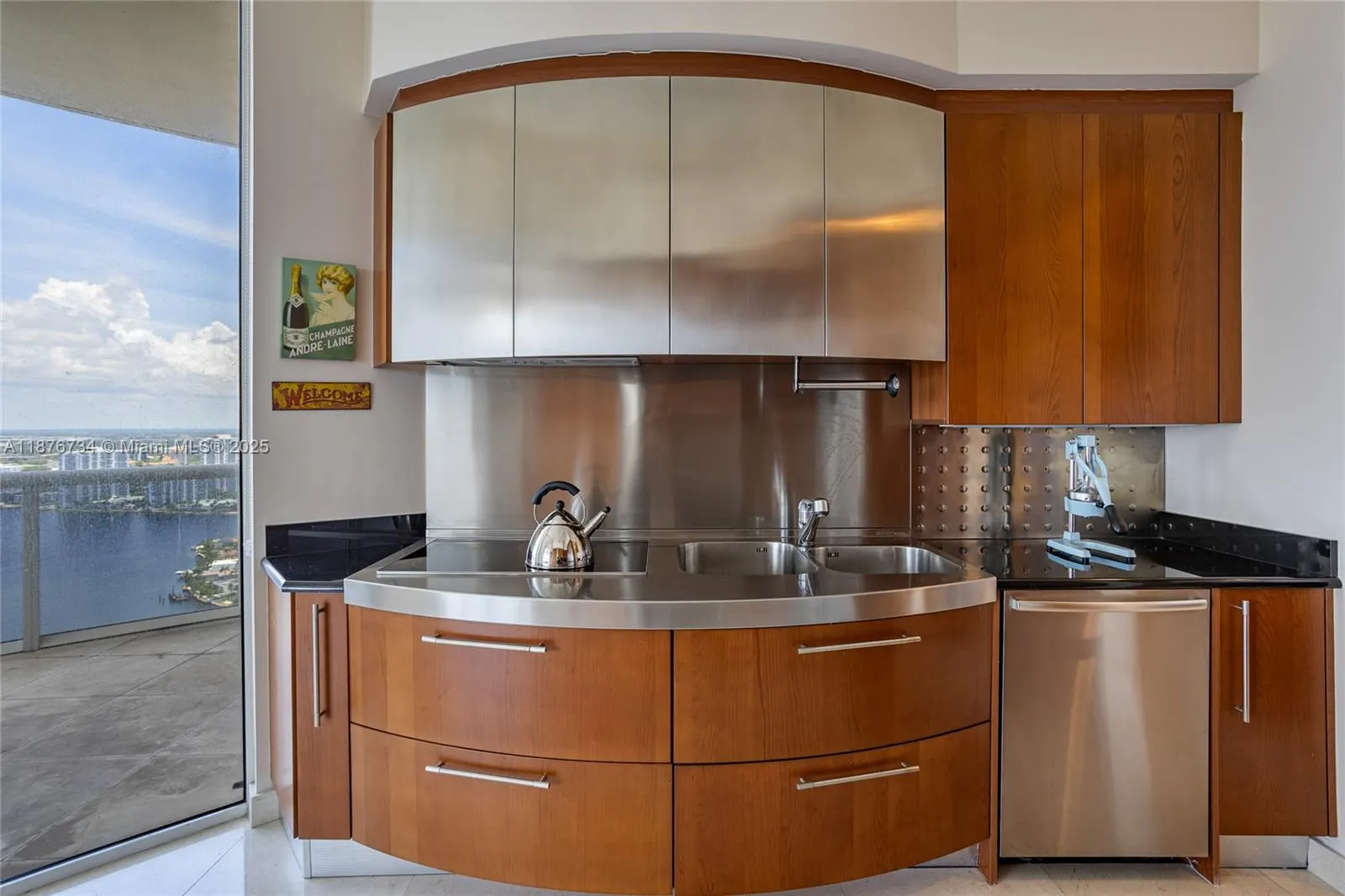 18101 Collins Ave, #5401