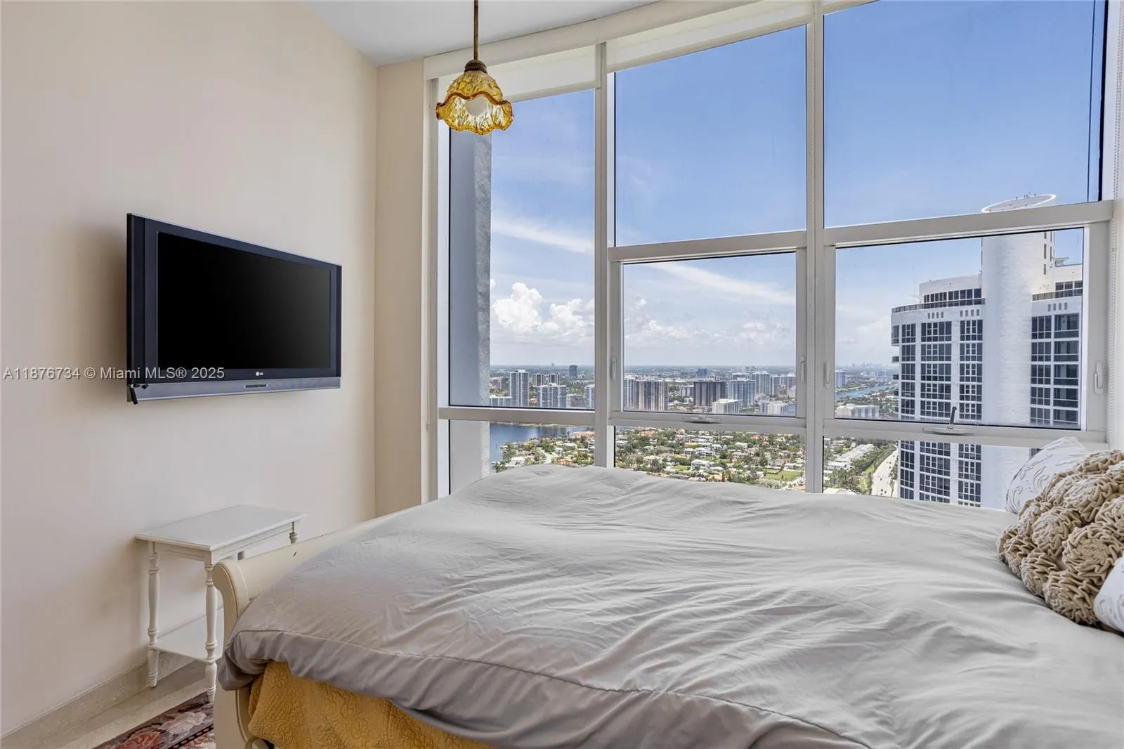 18101 Collins Ave, #5401