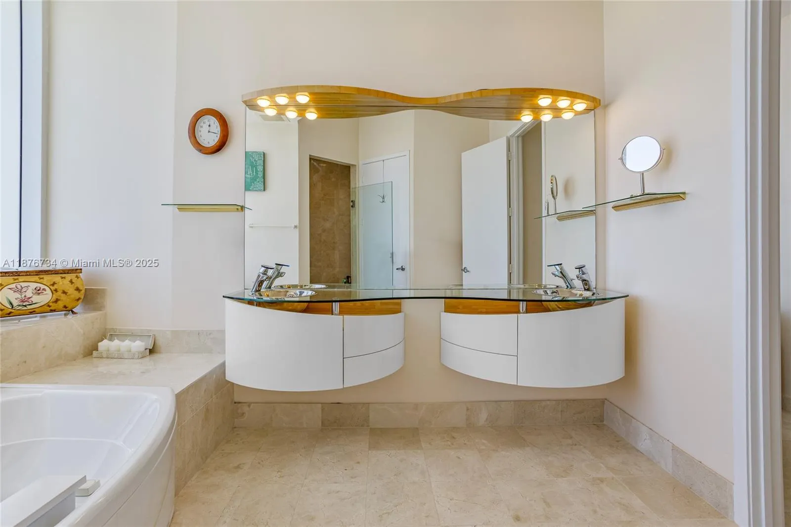 18101 Collins Ave, #5401