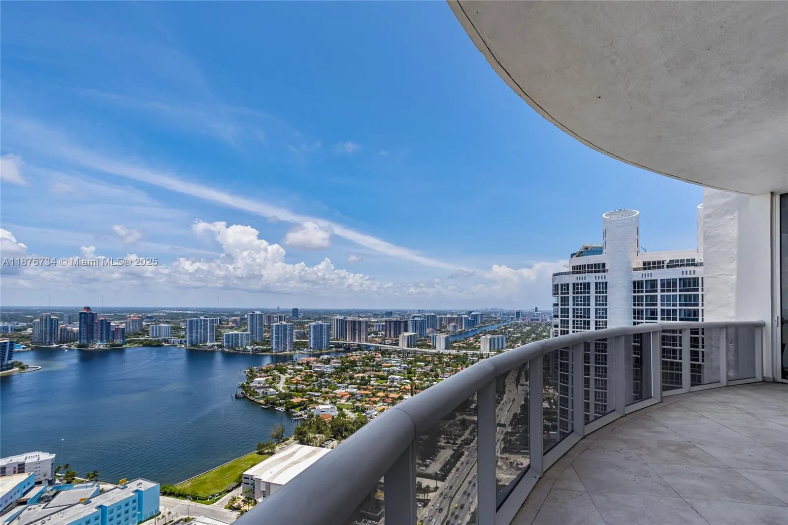 18101 Collins Ave, #5401