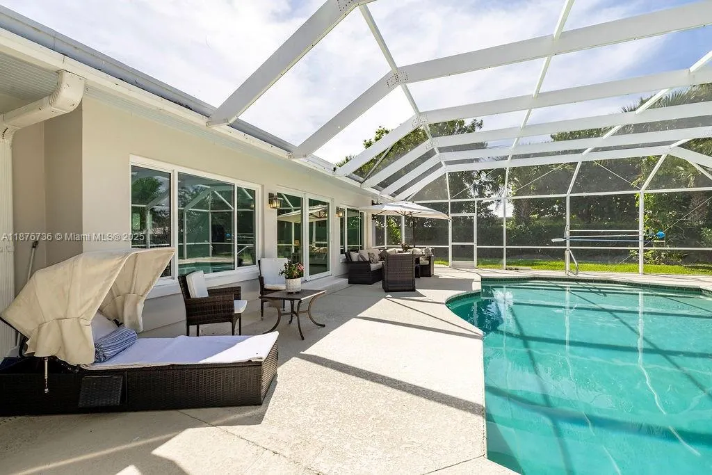 1015 Treasure Ln