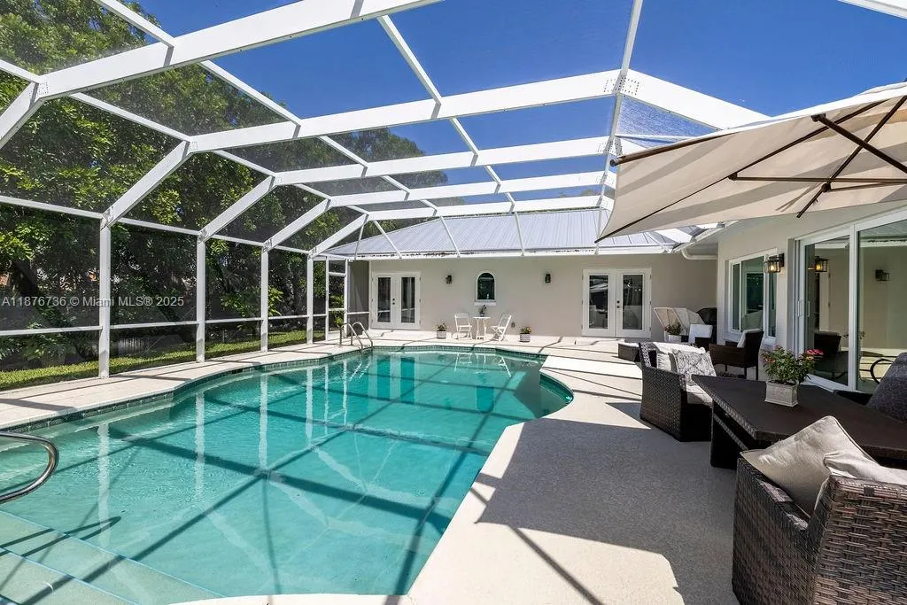 1015 Treasure Ln