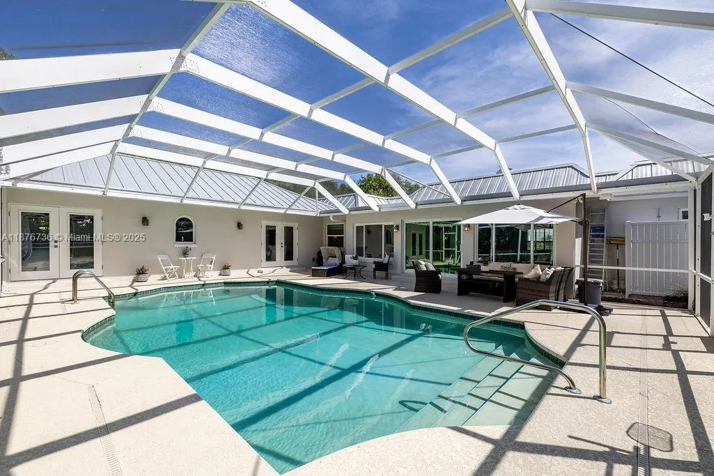 1015 Treasure Ln