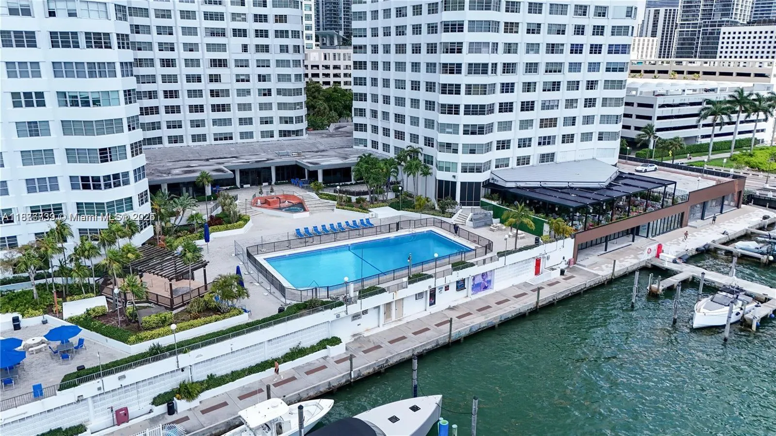 825 Brickell Bay Dr, #1042