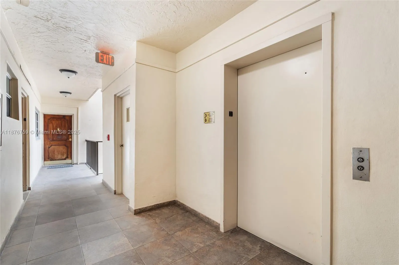 1150 Collins Ave, #303
