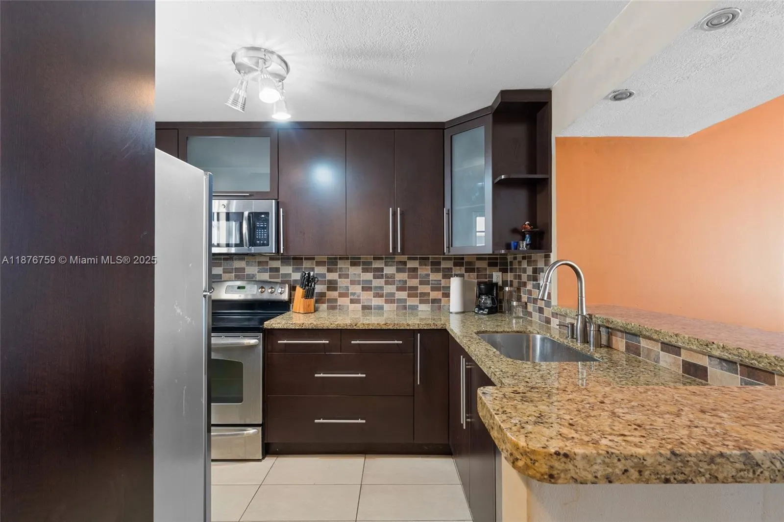 1150 Collins Ave, #303