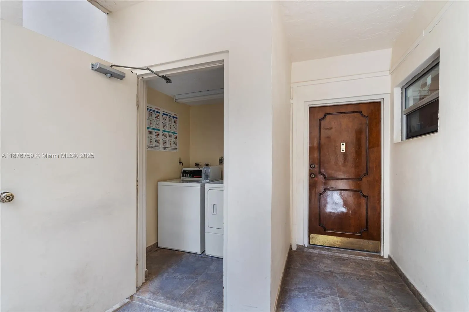 1150 Collins Ave, #303