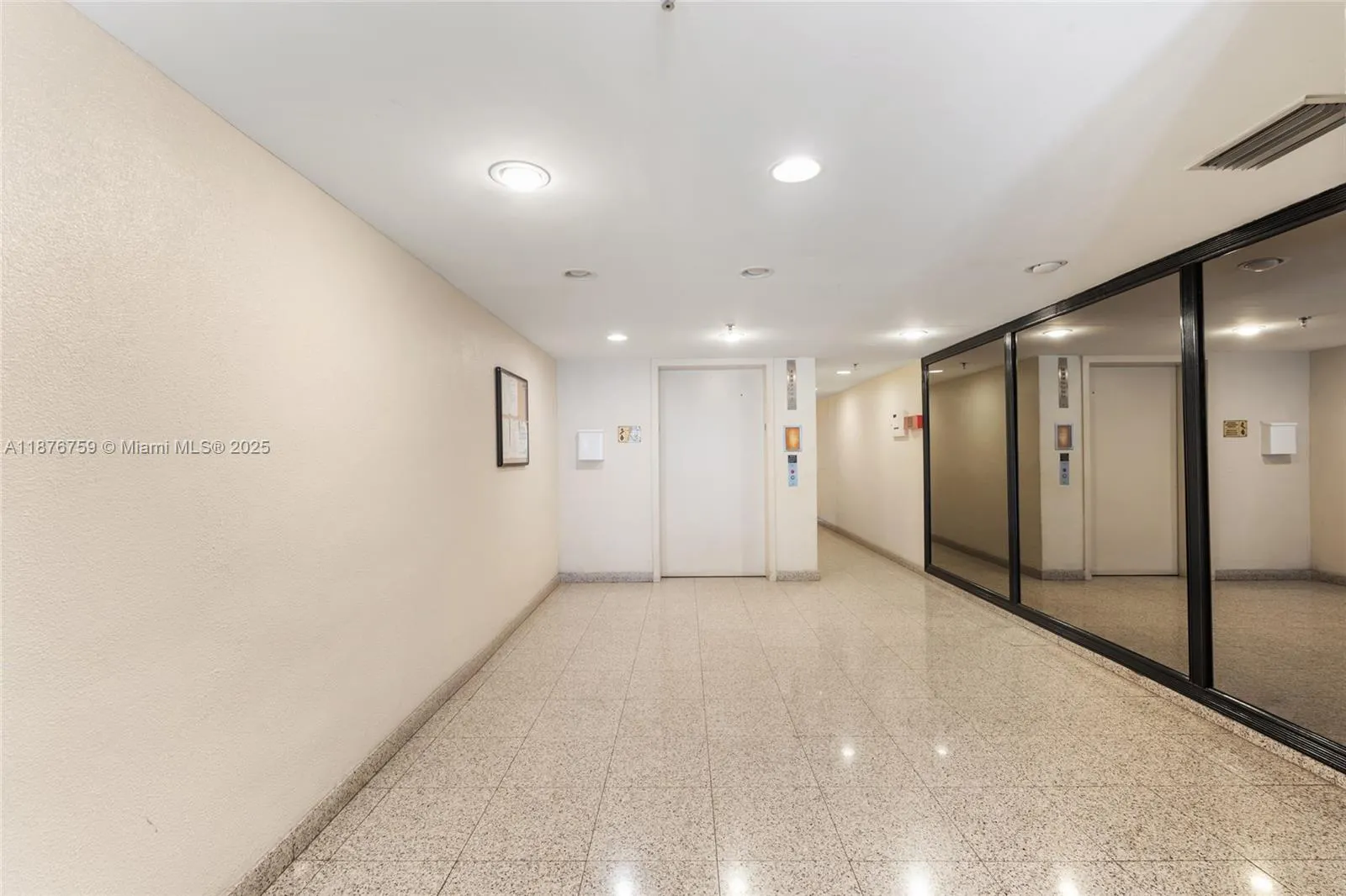 1150 Collins Ave, #303