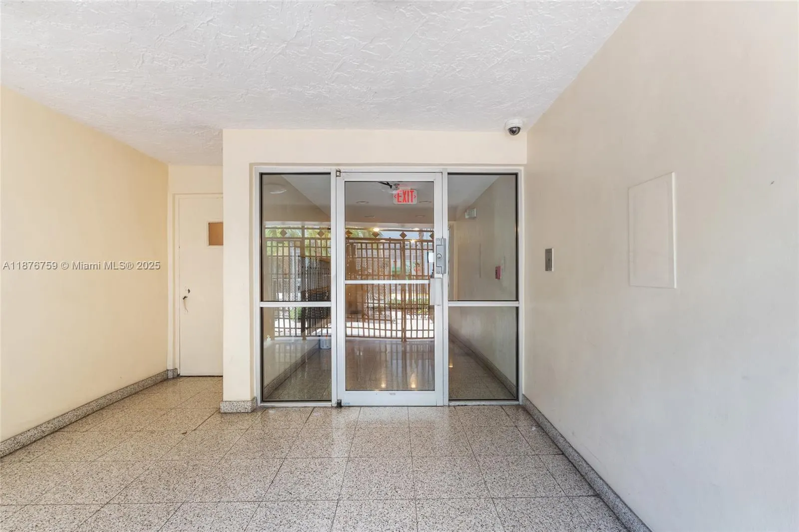 1150 Collins Ave, #303
