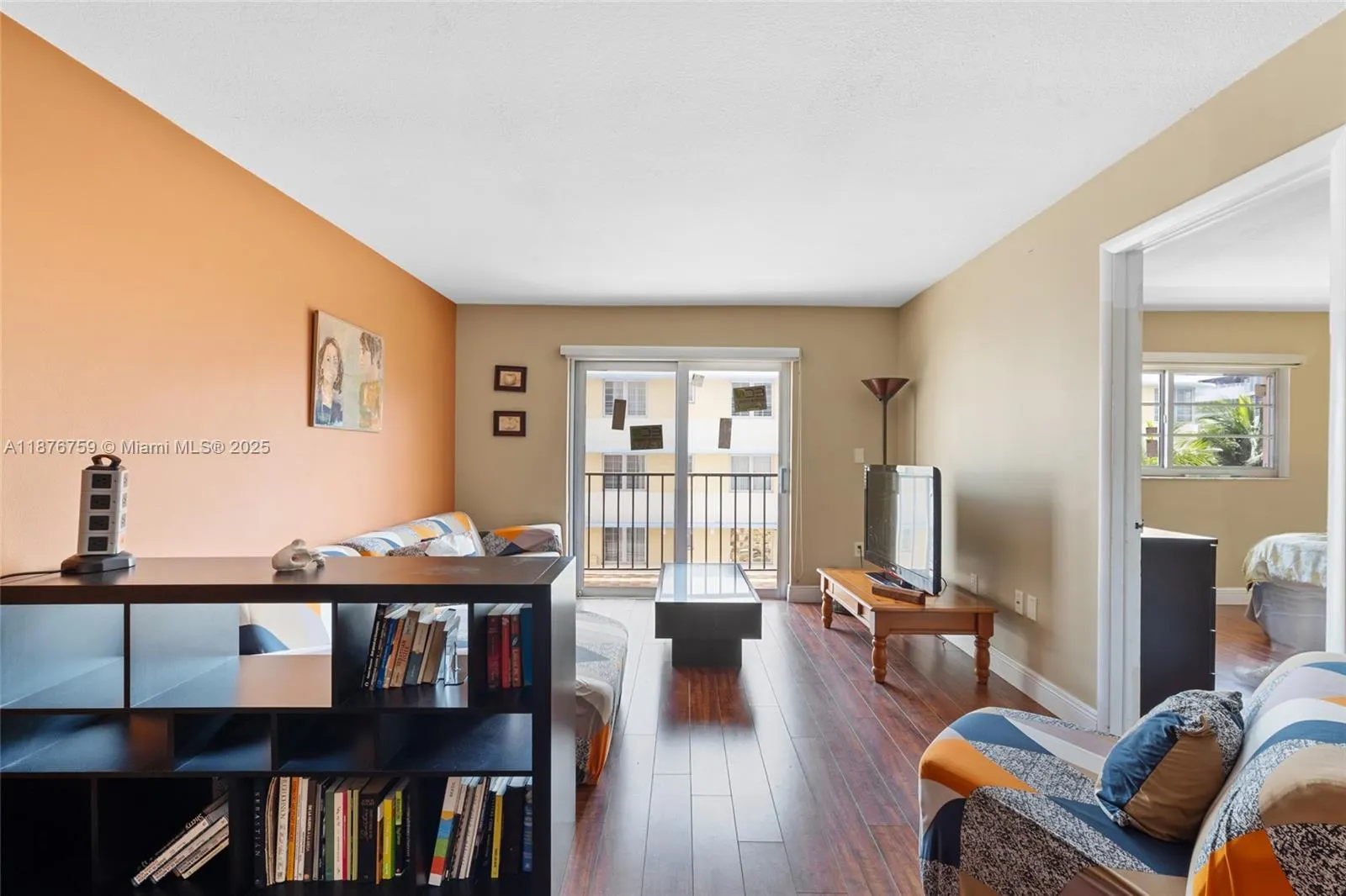 1150 Collins Ave, #303