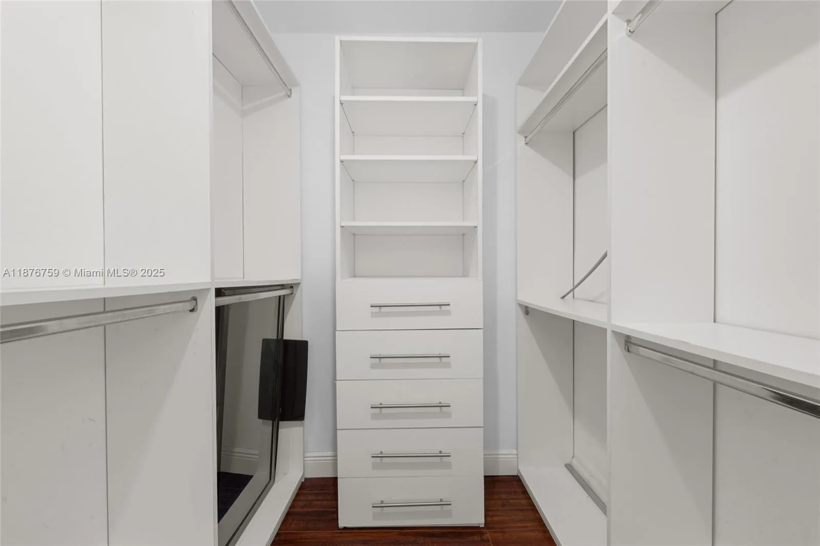 1150 Collins Ave, #303