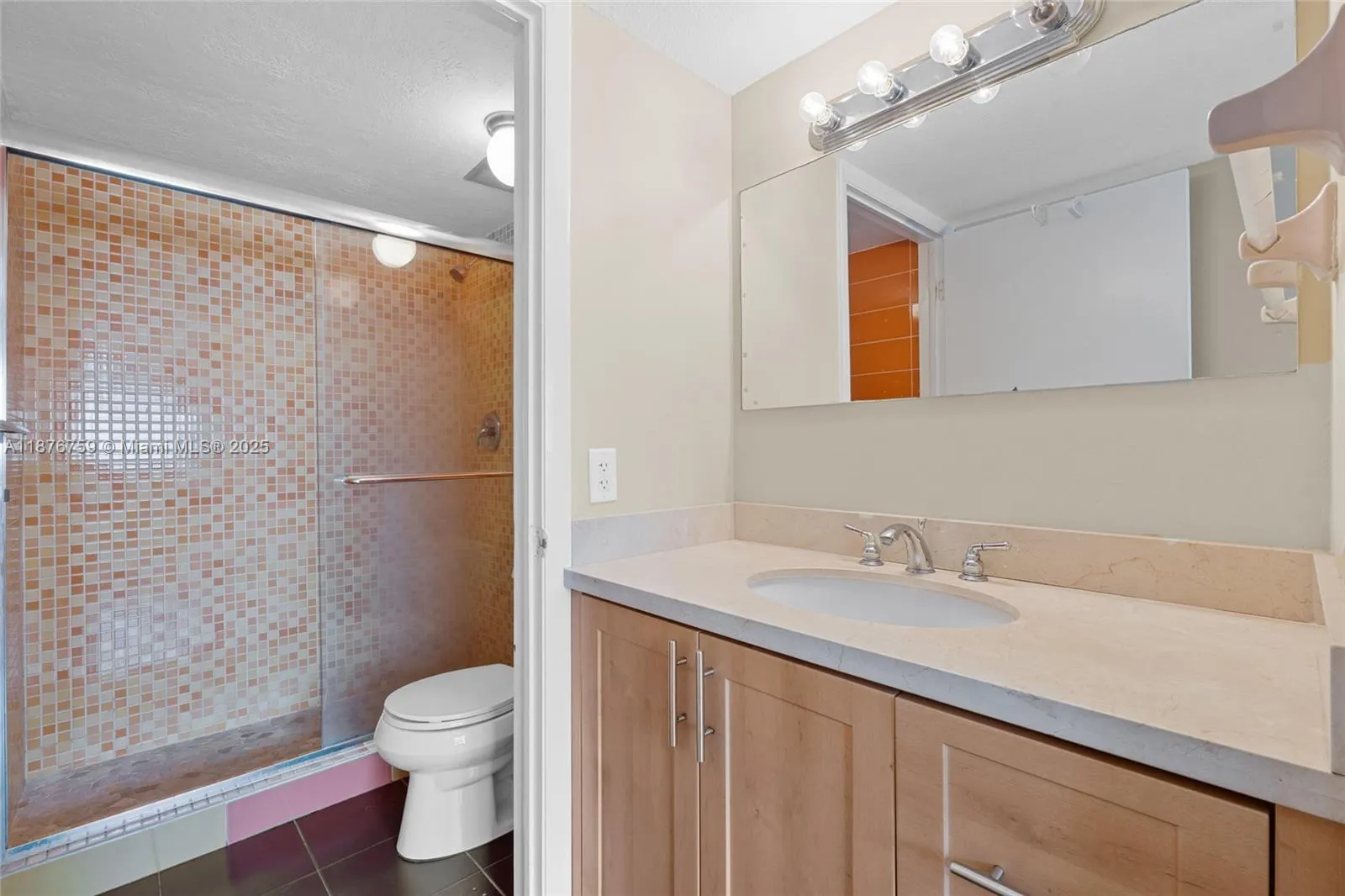1150 Collins Ave, #303