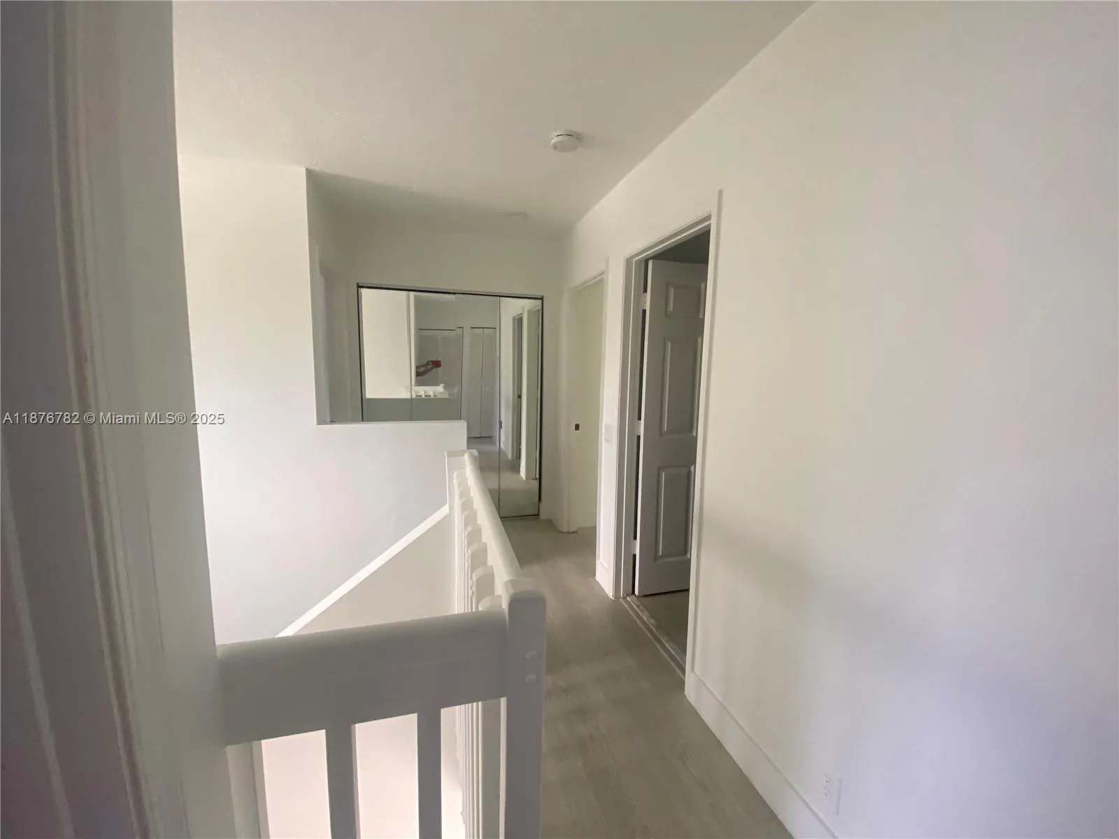 241 E Bayridge Dr