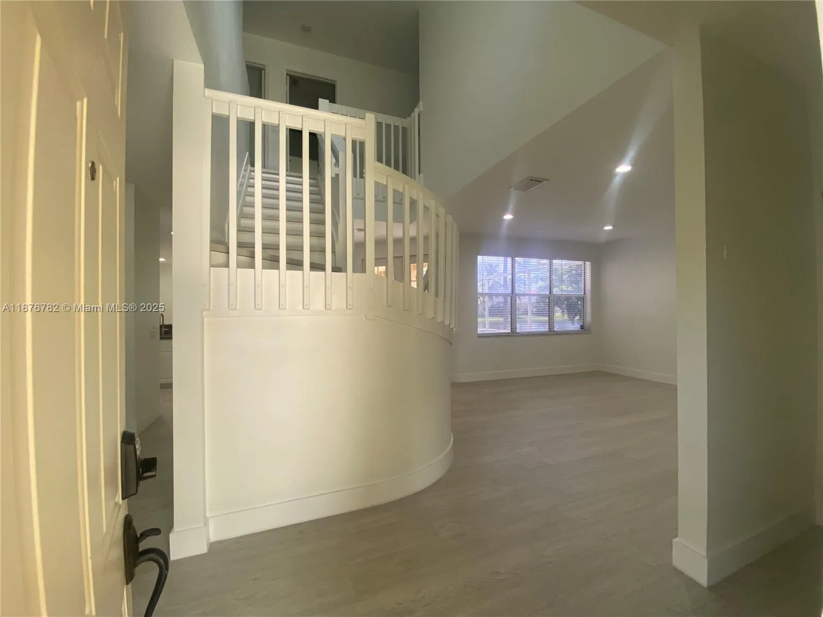241 E Bayridge Dr