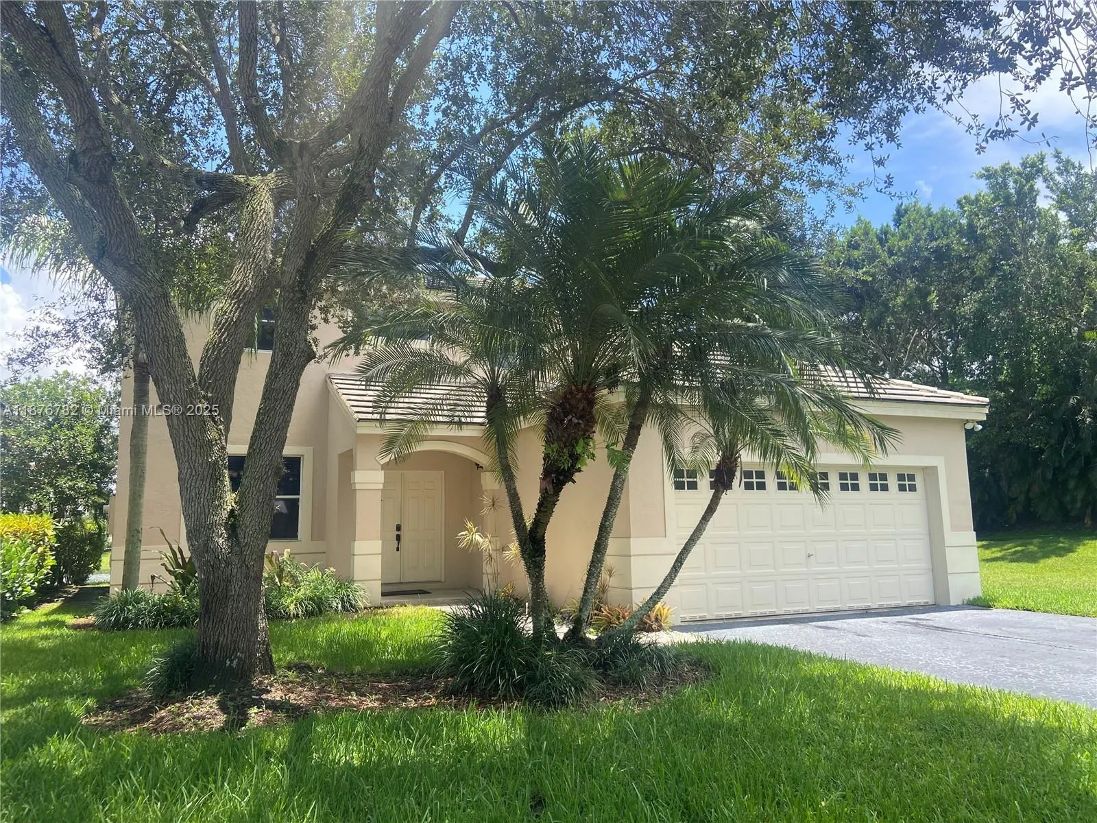 241 E Bayridge Dr