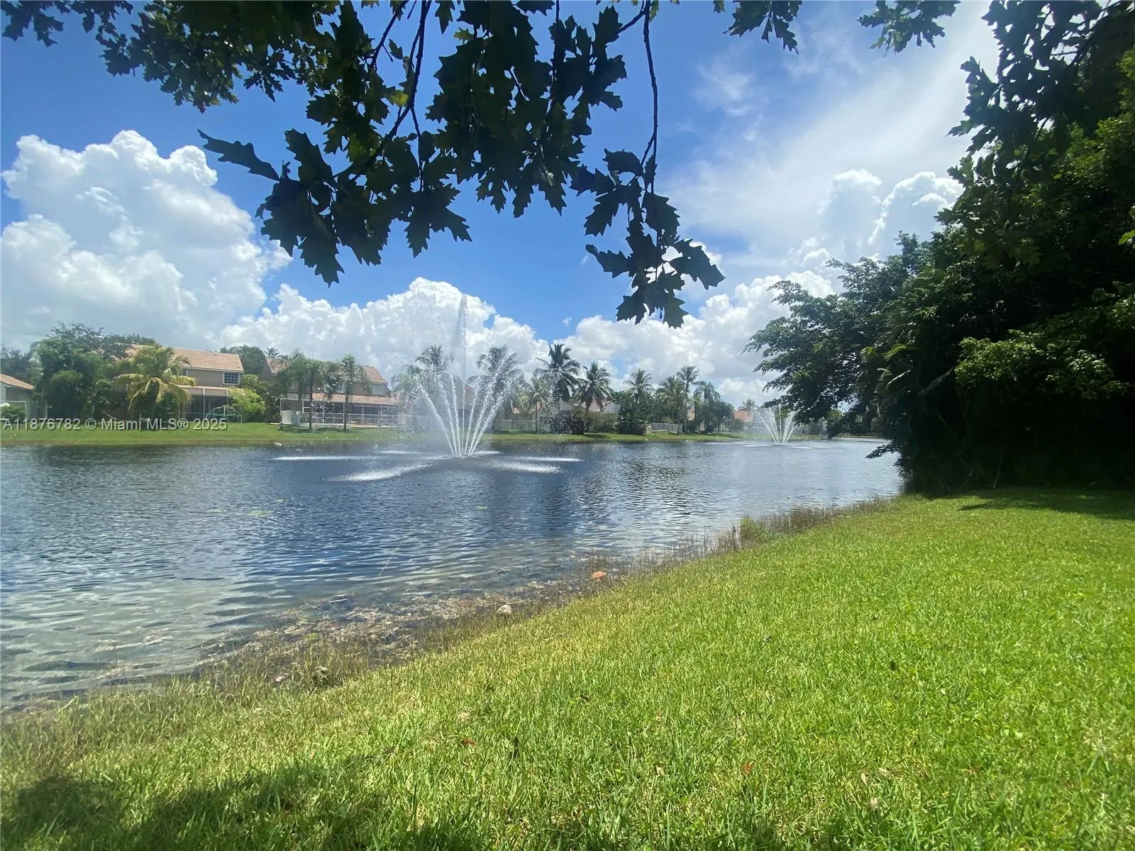 241 E Bayridge Dr