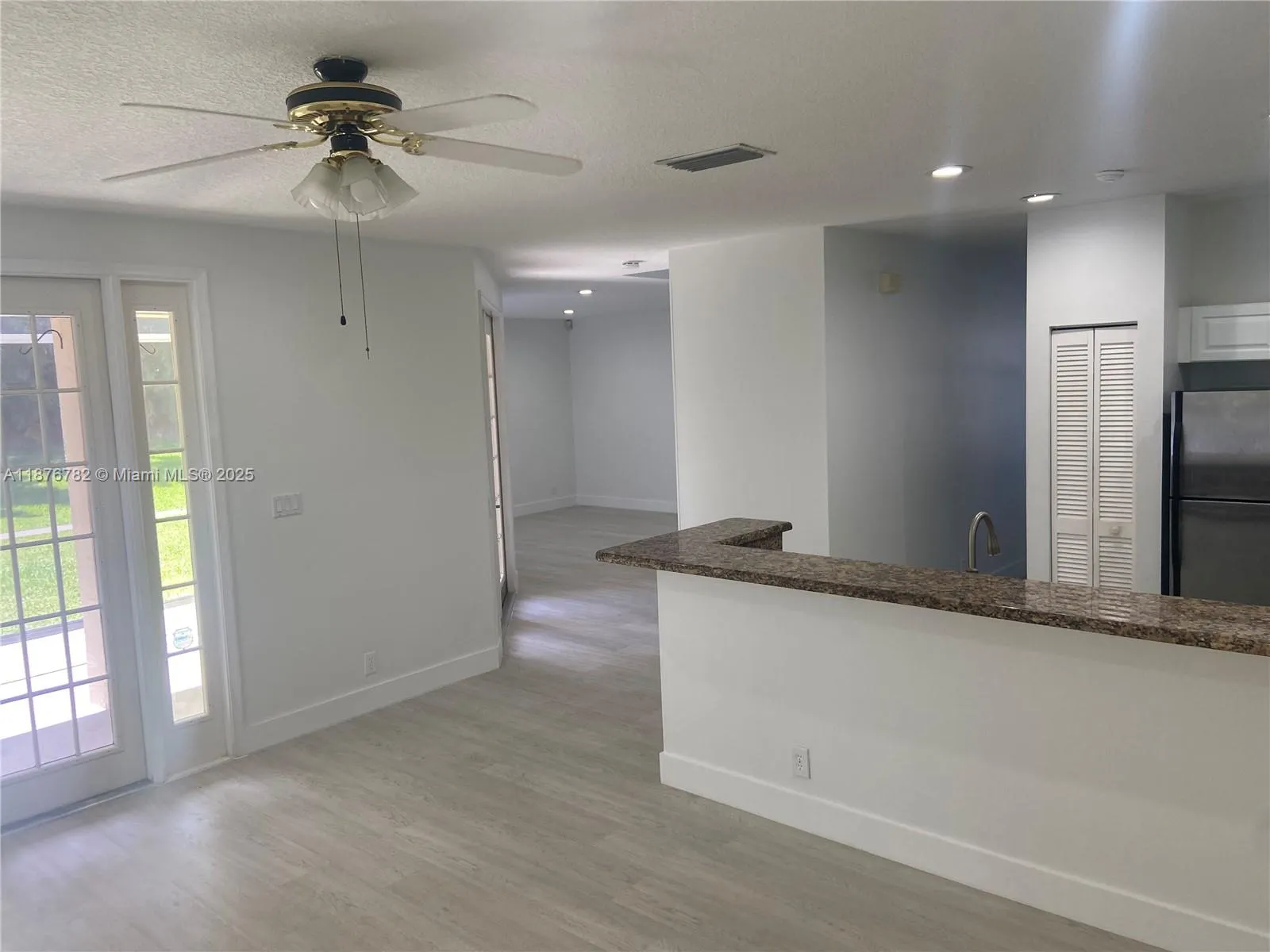241 E Bayridge Dr