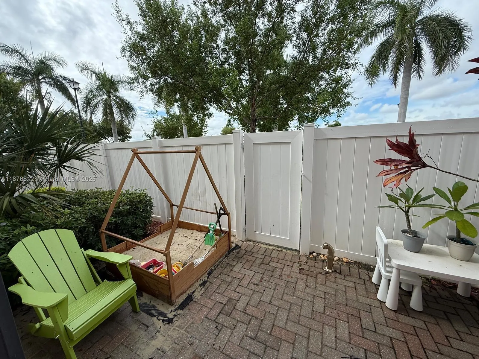 472 NE 194th Ter, #472