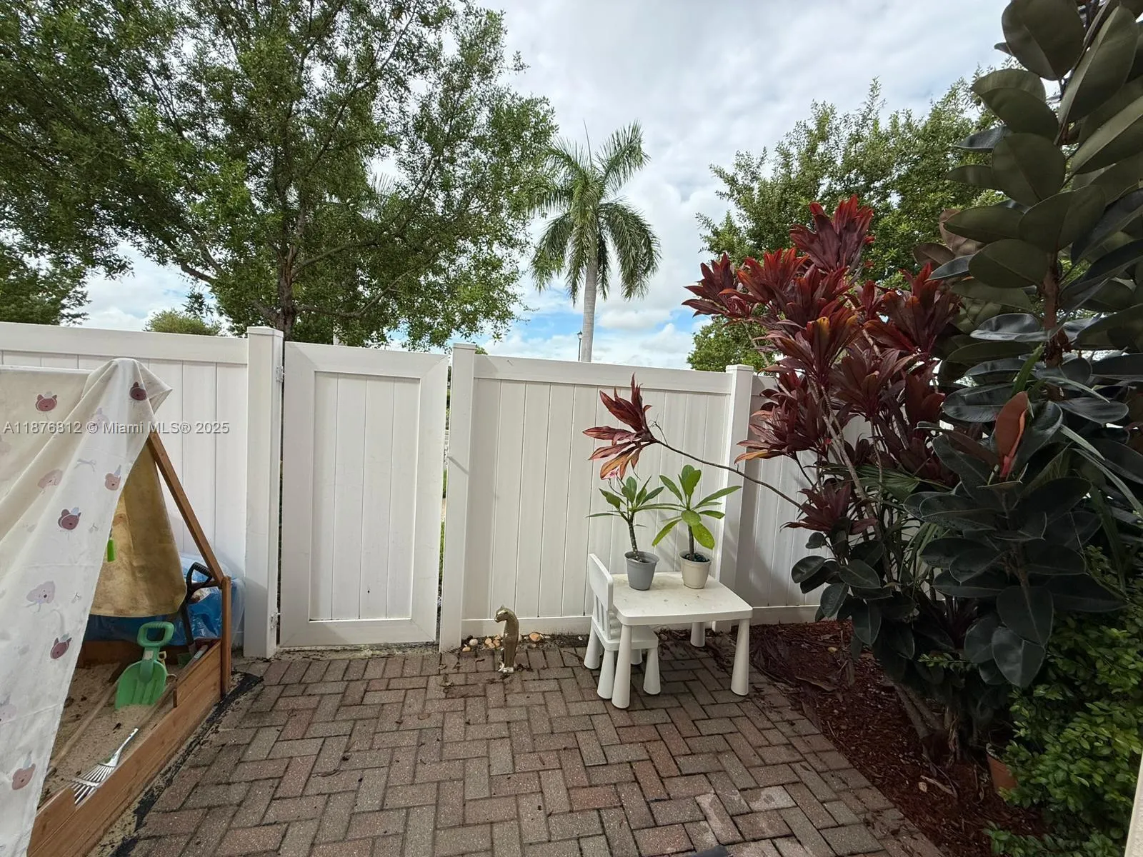 472 NE 194th Ter, #472