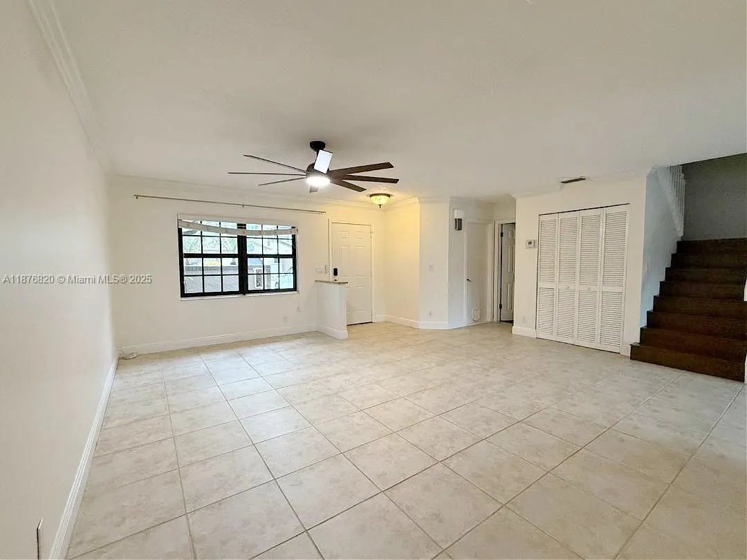 9064 Vineyard Lake Dr