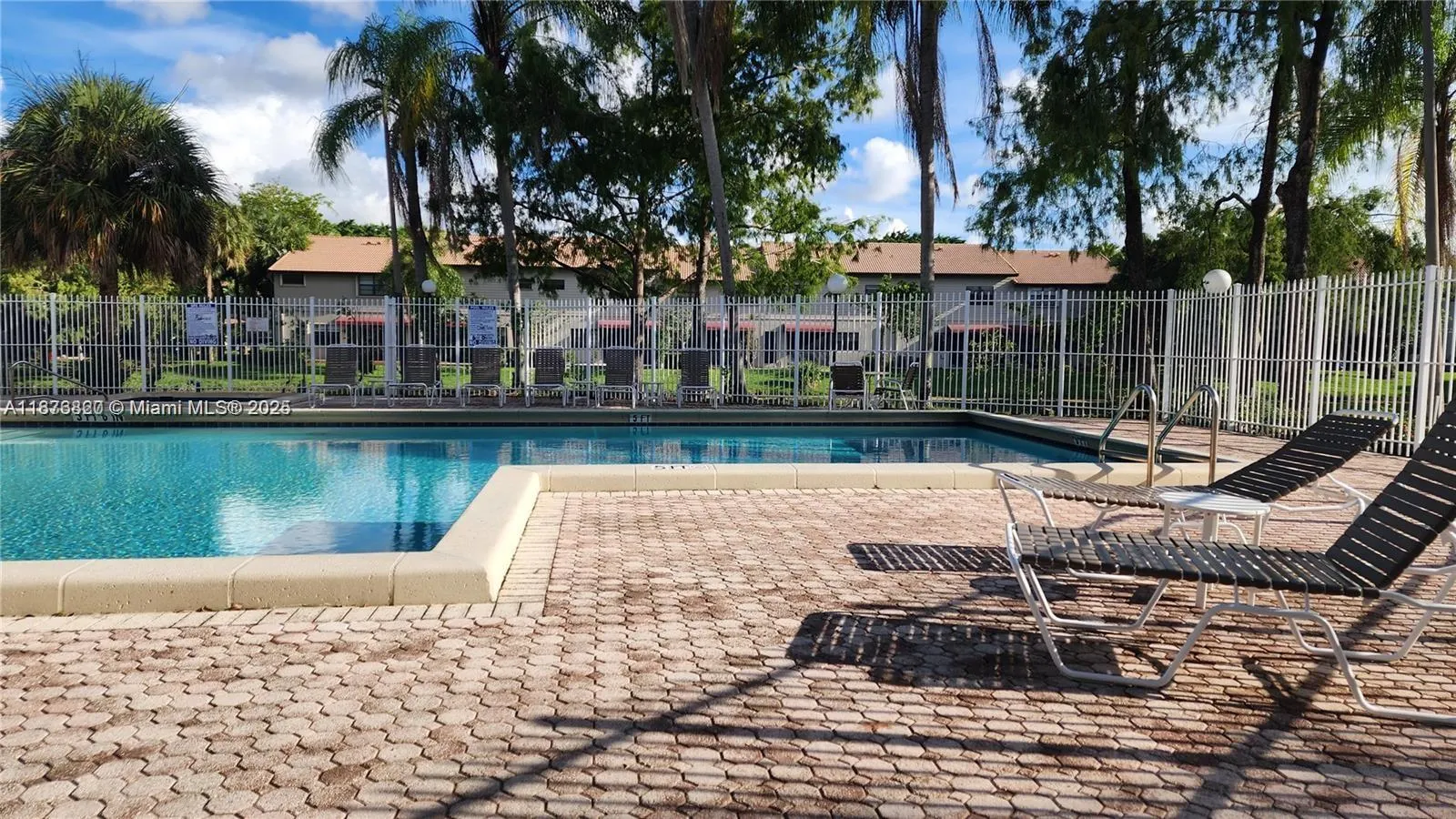 9064 Vineyard Lake Dr