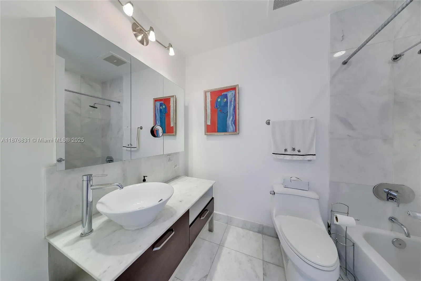 218 SE 14th St, #803